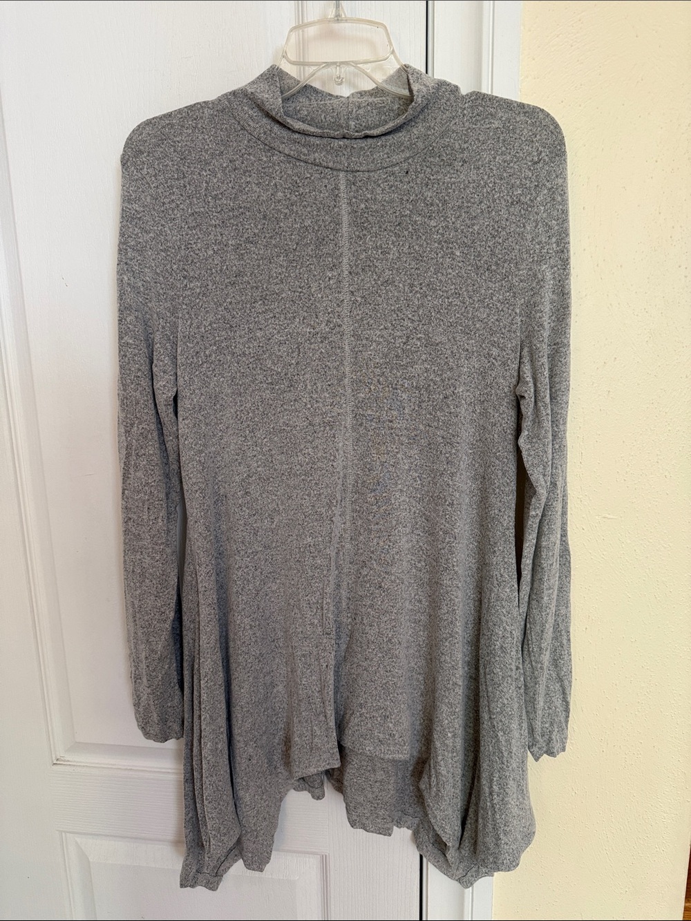 Cupio Light Gray Knit Top